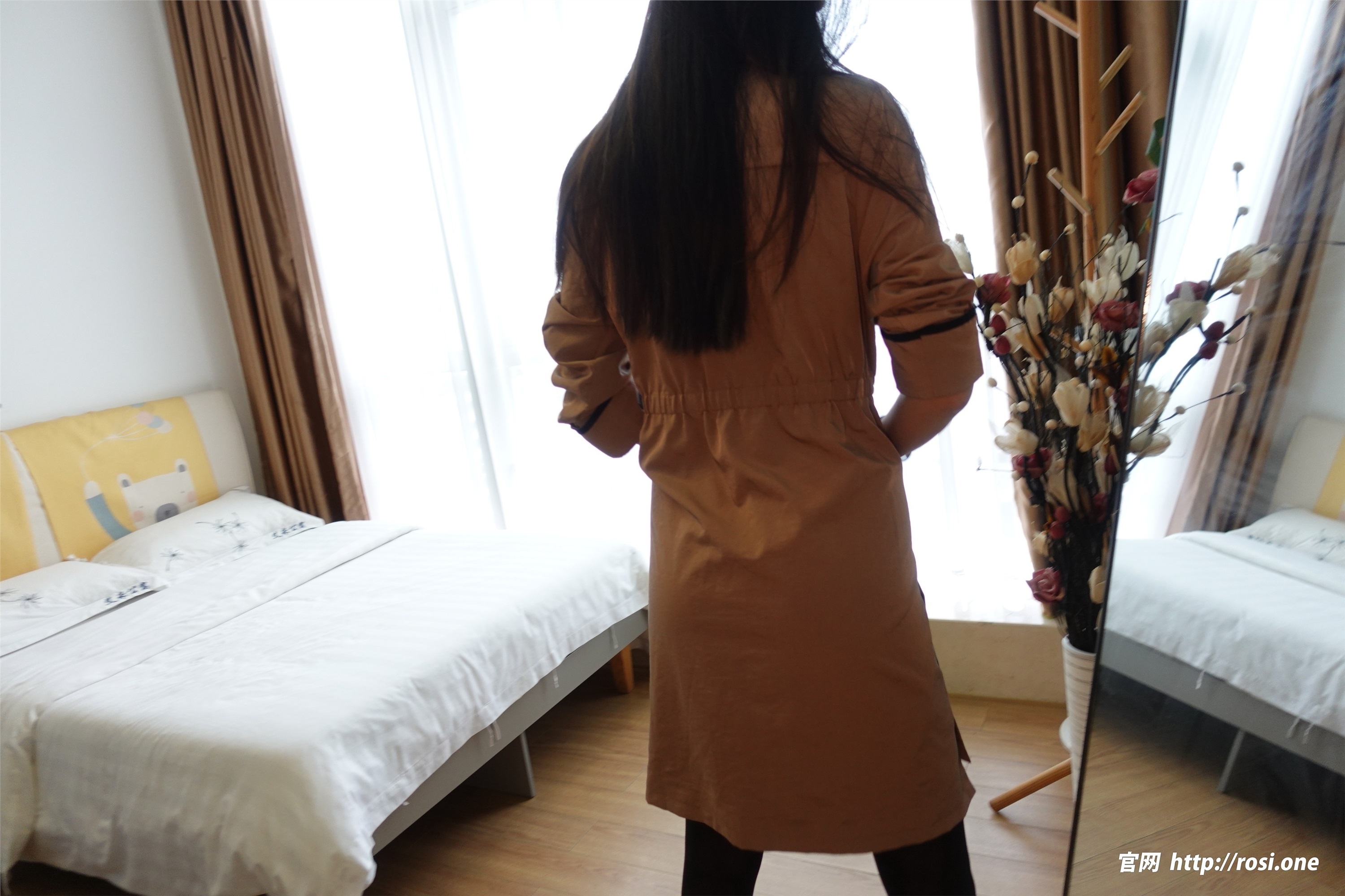 ROSI写真 2022.11.25 NO.4008